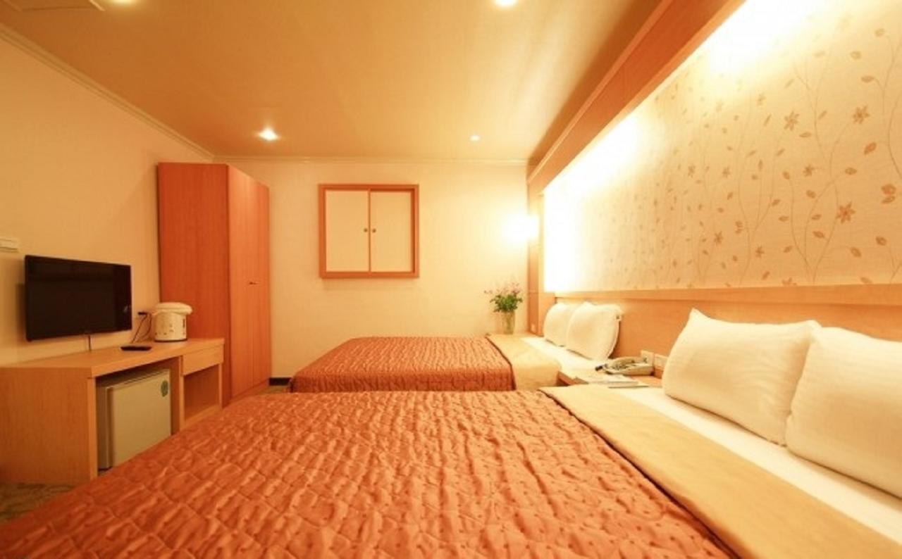 Red Cabin Inn Ταϊπέι Εξωτερικό φωτογραφία