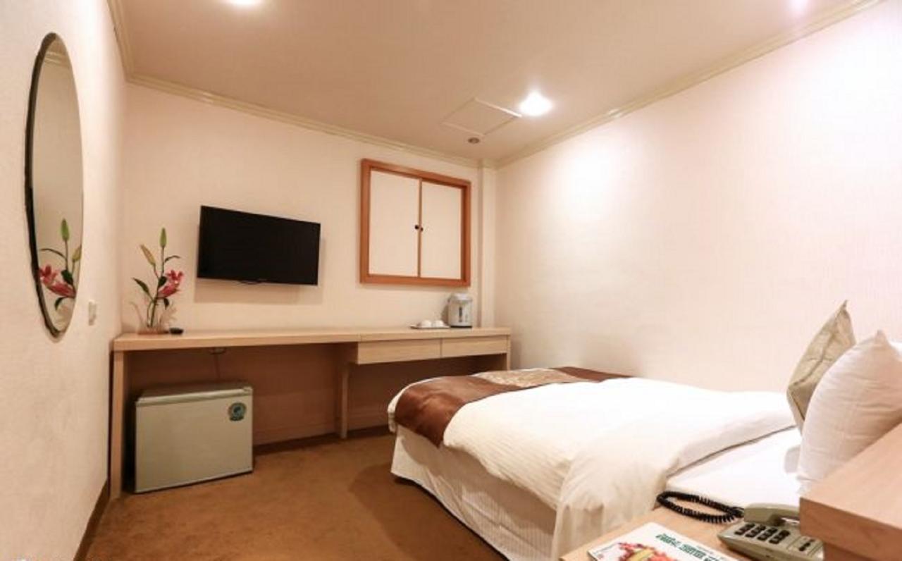 Red Cabin Inn Ταϊπέι Εξωτερικό φωτογραφία